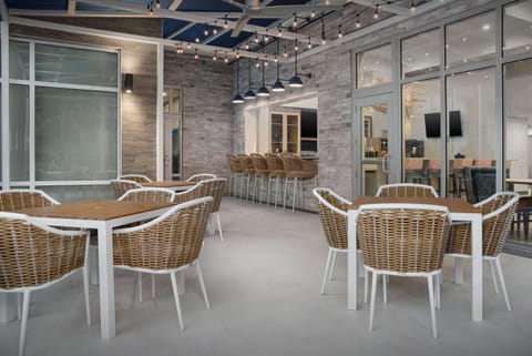 Patio, Lounge or bar