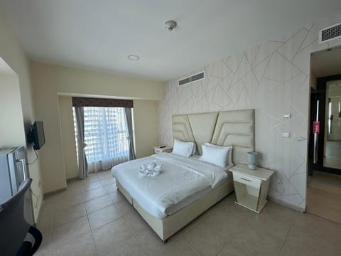Ensuite Rooms in CoLiving Apartments in Marina Vacation rental in Dubai