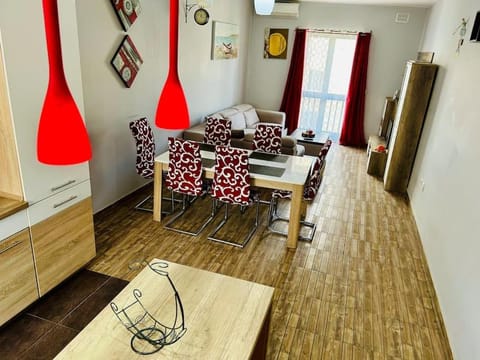 TV and multimedia, Living room, Seating area, Dining area, air conditioner