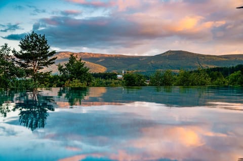 Mountain view, Swimming pool