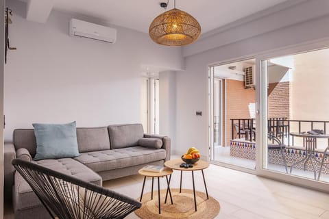 Living room, Seating area, air conditioner