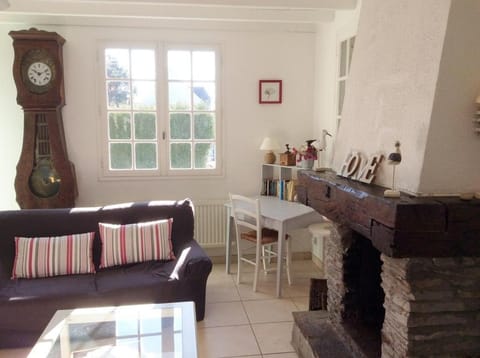 752 - Maison avec jardin à 2km du centre d'Erquy des commerces et des plages sauvages Villa in Brittany