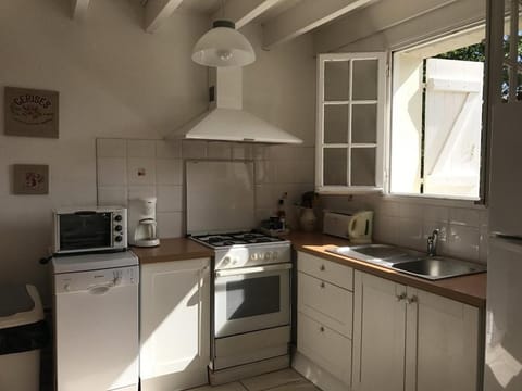 752 - Maison avec jardin à 2km du centre d'Erquy des commerces et des plages sauvages Villa in Brittany