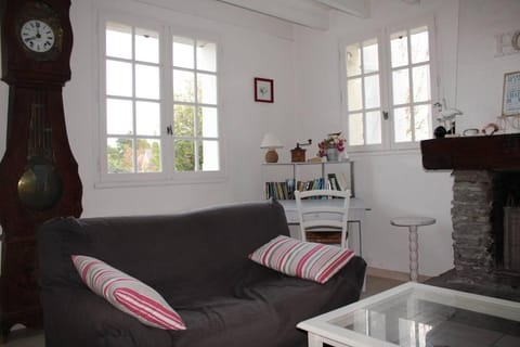 752 - Maison avec jardin à 2km du centre d'Erquy des commerces et des plages sauvages Villa in Brittany