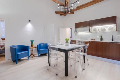 Kitchen or kitchenette, Living room