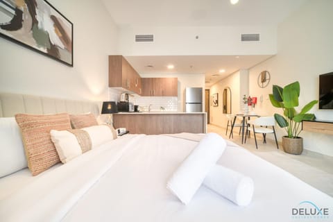 Bed, TV and multimedia, Photo of the whole room, Dining area, Bedroom