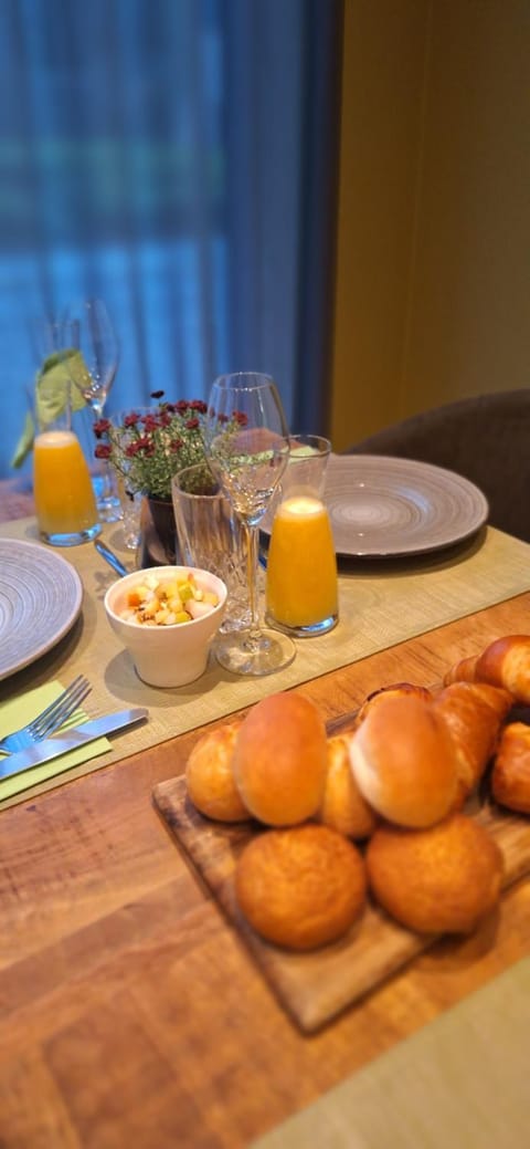 Breakfast, Continental breakfast