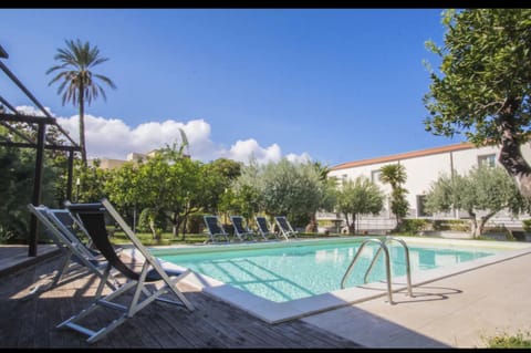 Spring, Day, Garden, Garden view, Pool view, Swimming pool, sunbed