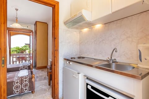 Mires House Side Ground Floor 4 Apartment in Saint Gordios beach