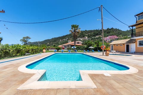 Mires House Side Ground Floor 4 Apartment in Saint Gordios beach