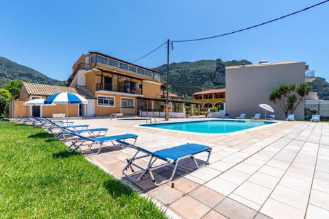 Mires House Side First Floor 7 Apartment in Saint Gordios beach