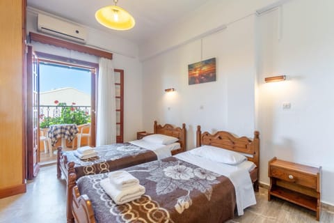 Mires House Side First Floor 7 Apartment in Saint Gordios beach