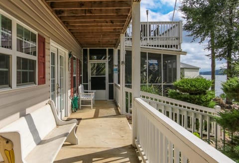 House #14 Pelican Sunrise (no pets) Lake View House in Weiss Lake