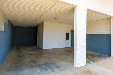 House # 29 -Castaway (Pet Friendly) House in Weiss Lake