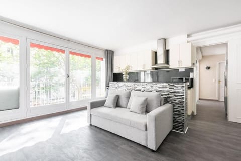 Living room, Photo of the whole room, Seating area