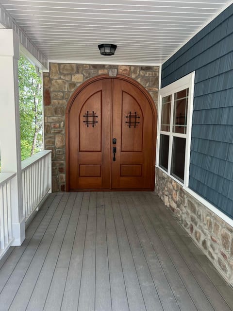 House #41 Moonset Vista House (Pet Friendly) House in Weiss Lake