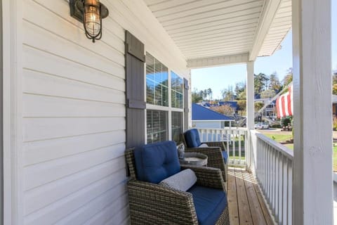 House #46 Grits Carlton Lakefront (no pets) House in Weiss Lake