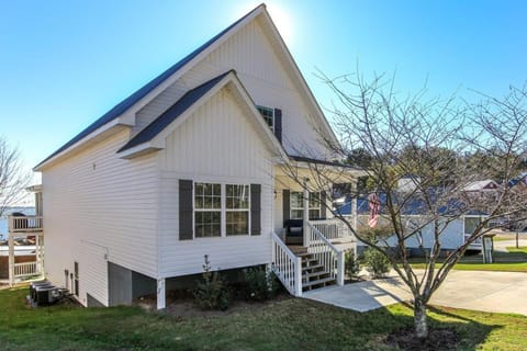 House #46 Grits Carlton Lakefront (no pets) House in Weiss Lake