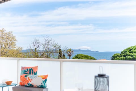 Patio, Natural landscape, View (from property/room), Balcony/Terrace, Sea view