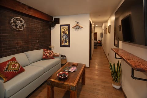 TV and multimedia, Seating area