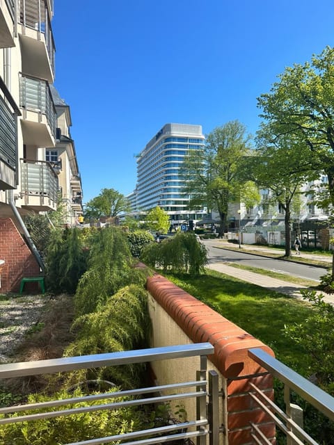 Property building, Neighbourhood, Garden view