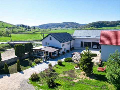 Property building, Day, Natural landscape, Garden, Garden view, Mountain view