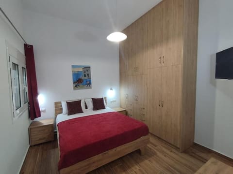 Bed, TV and multimedia, Photo of the whole room, Bedroom, wardrobe