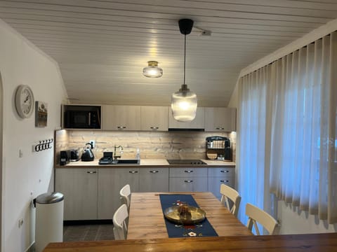Kitchen or kitchenette, Dining area, Communal kitchen, dishwasher, hair dresser, minibar, stove, kitchen
