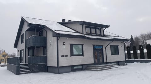 Property building, Day