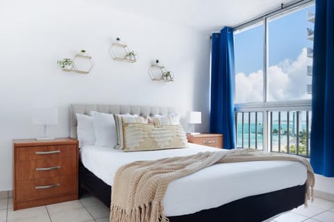 Bedroom, Sea view