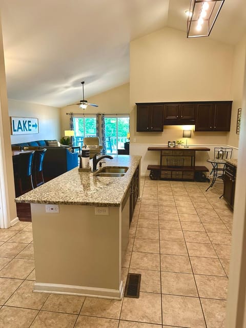 House# 50 Home Away Home (No pets) House in Weiss Lake