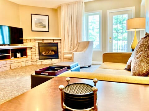 TV and multimedia, View (from property/room), Living room, Seating area, Evening entertainment, flat iron
