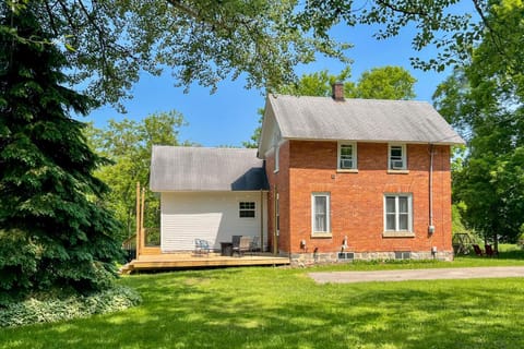 Cedar Creek Guesthouse 3 Mi to Lake Charlevoix House in East Jordan