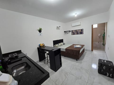 Communal lounge/ TV room, TV and multimedia, Living room, Seating area, Evening entertainment, air conditioner