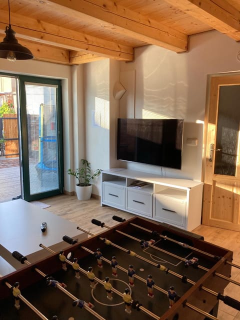 Communal lounge/ TV room, Communal lounge/ TV room, Game Room, Living room