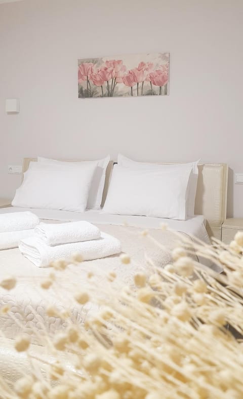 Bedroom, air conditioner
