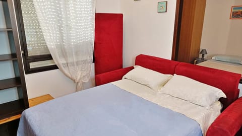 Bed, Living room, Bedroom