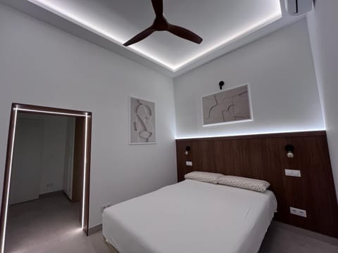 E11 Delux Plaza Mayor Apartment in Centro