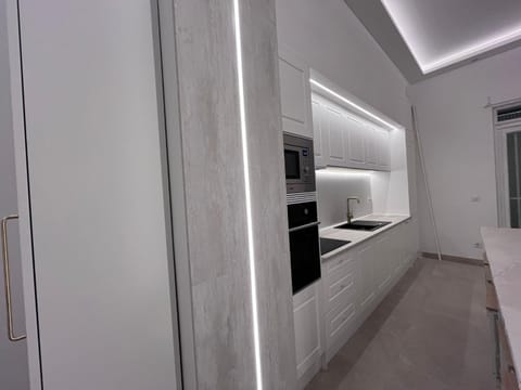 E11 Delux Plaza Mayor Apartment in Centro