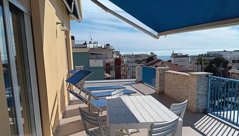 Balcony/Terrace, Dining area