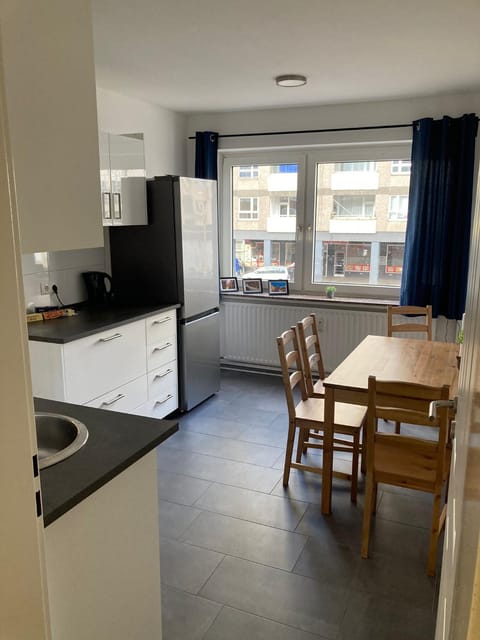 Dining area, kitchen