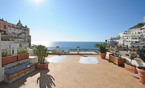 Natural landscape, Balcony/Terrace, City view, Sea view