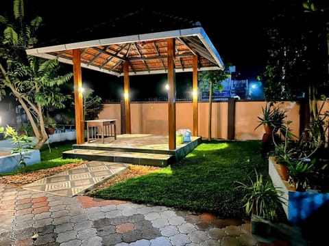Patio, Night, Garden, Garden view