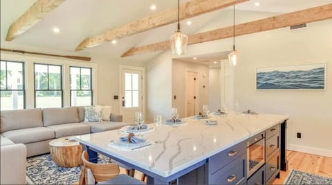 Kitchen or kitchenette, kitchen, kitchen
