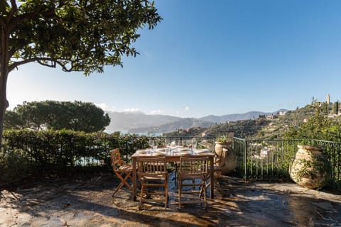 Villa Nettuno- Bluchalet Villa in Liguria