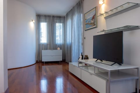 TV and multimedia, hair dresser, air conditioner