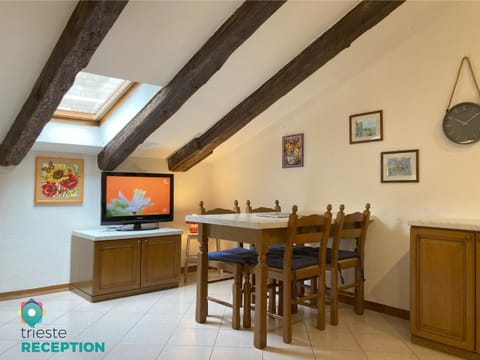 TV and multimedia, Dining area