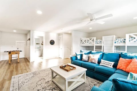 Beautiful Home .5mi to Beach SLPS 14! Bikes, 3rd Floor Bunk/Game Room - 2 King Bedrooms House in Inlet Beach