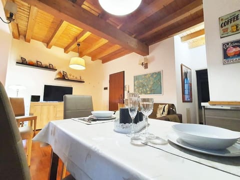 Living room, Seating area, Dining area, Evening entertainment