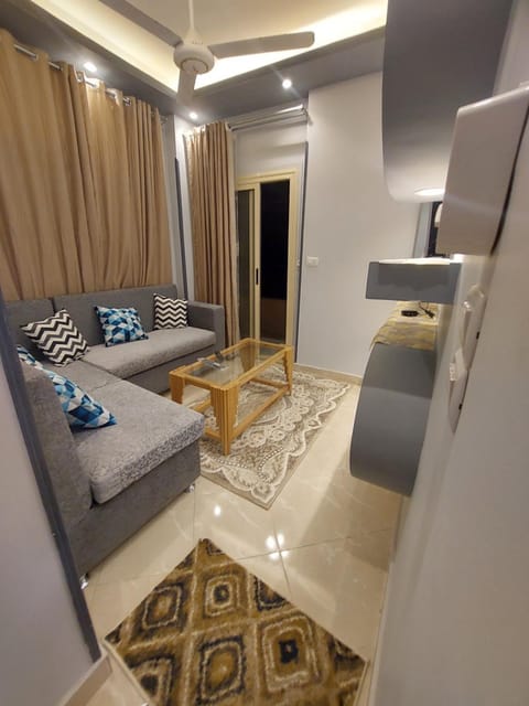 Bed, TV and multimedia, Living room, Photo of the whole room, Seating area, air conditioner